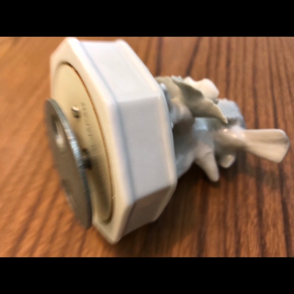 Beautiful bird musical figurine made in Japan. - Picture 3 of 3